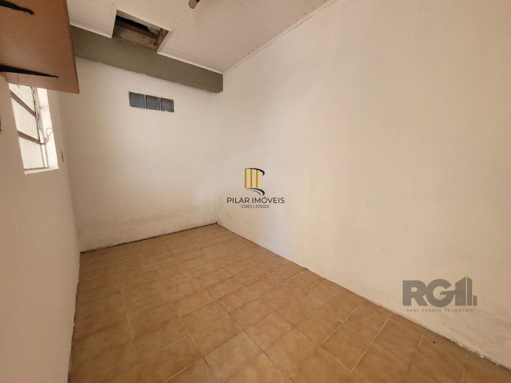 Casa 4 dormitórios no bairro Camaquã