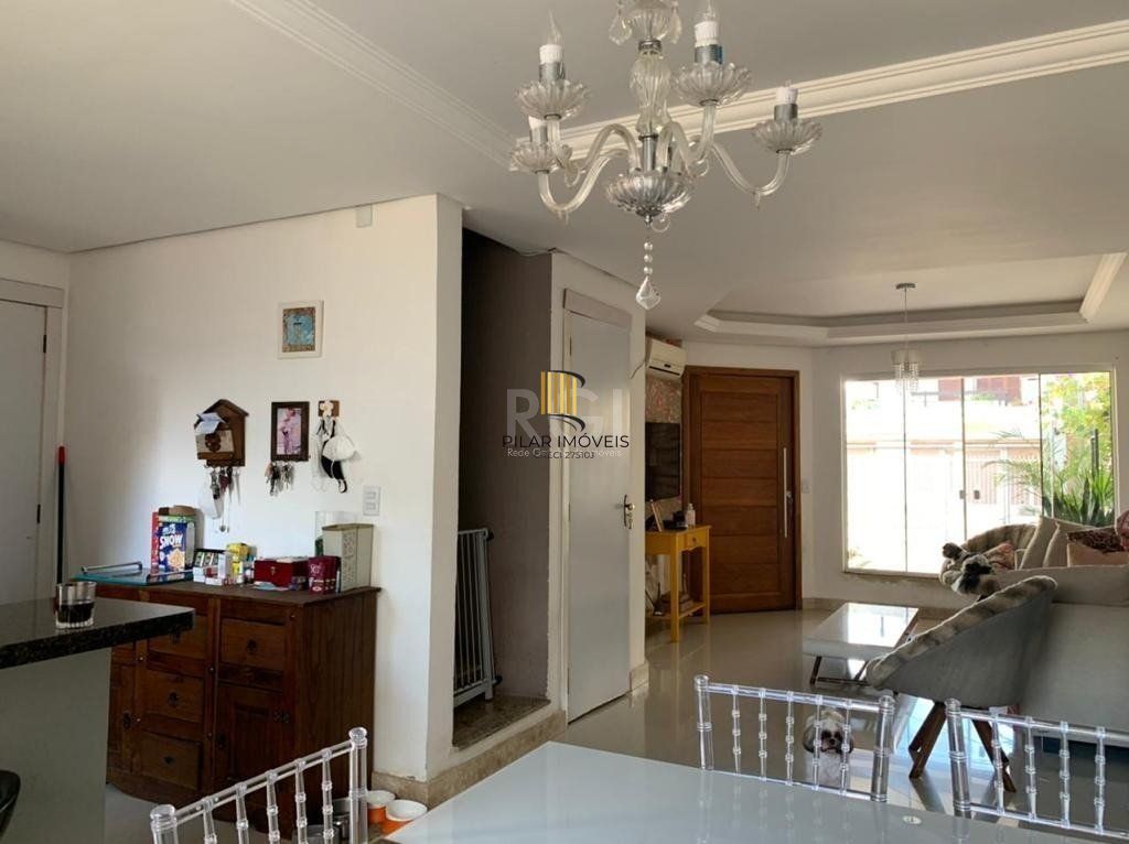 Sobrado para Venda - 300m², 3 dormitórios, sendo 2 suites, 1 vaga - Hípica  Jardins Do Prado
