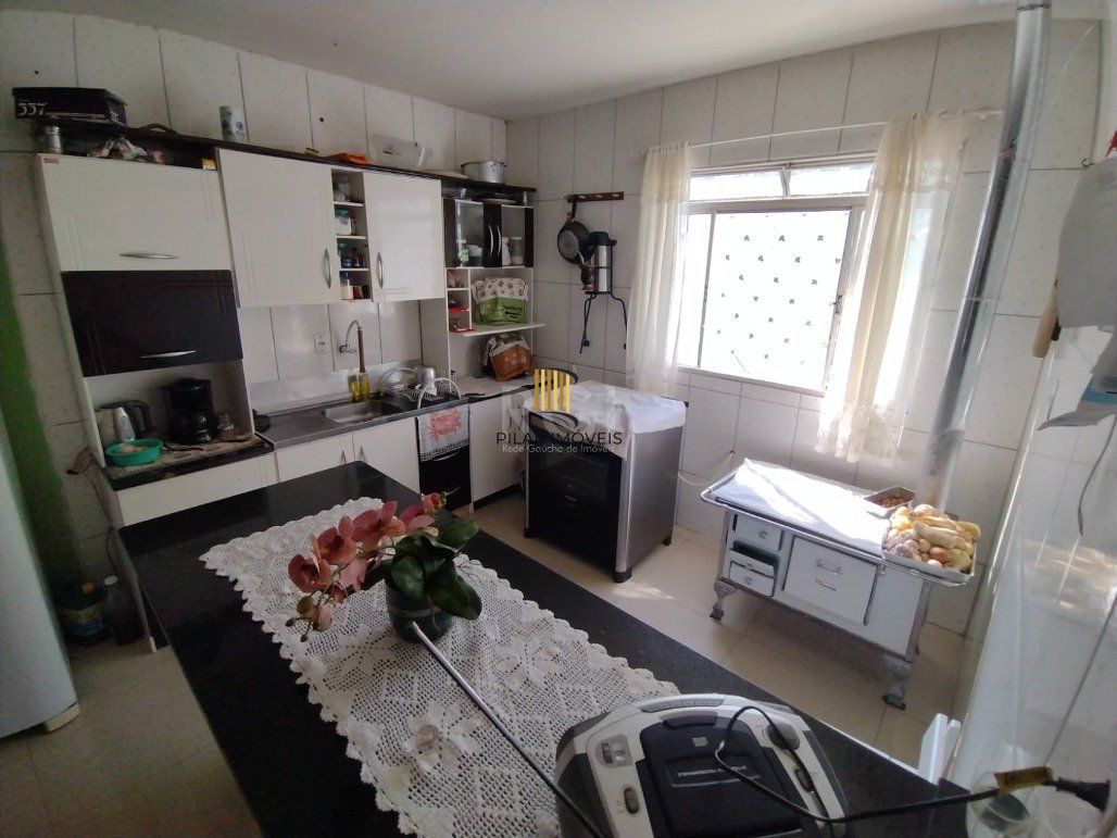 Sítio para Venda - 245m², 4 dormitórios, 10 vagas - Lami