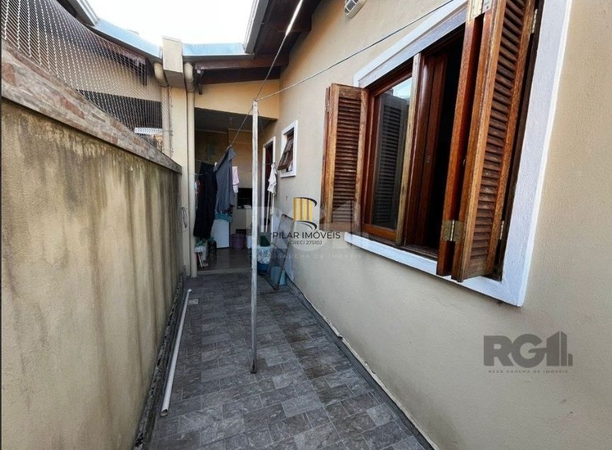 Casa 2 dormitórios no bairro Hípica