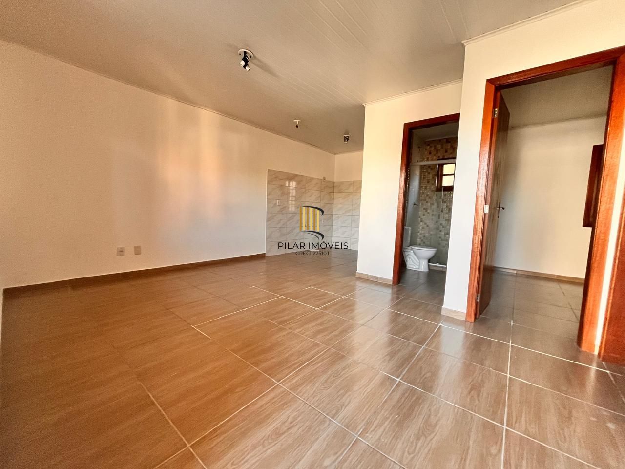 Casa 2 dormitórios no bairro Hípica