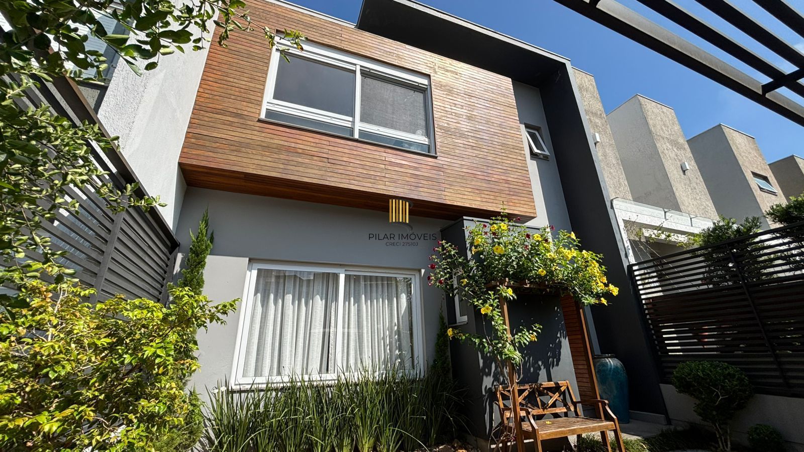 Casa 3 dormitórios no bairro Hípica