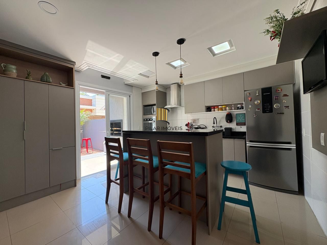 Casa 3 dormitórios no bairro Hípica