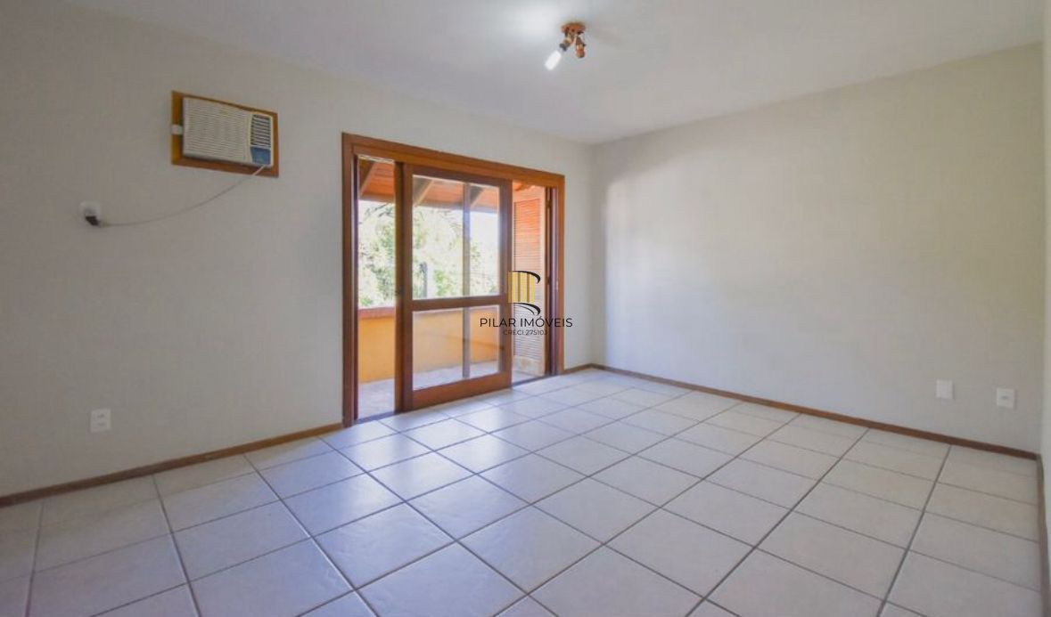 Casa 3 dormitórios no bairro Guarujá