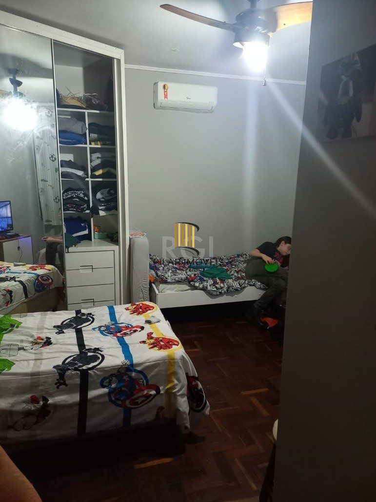 Casa para Venda - 256.44m², 4 dormitórios, sendo 1 suites, 4 vagas - Cavalhada