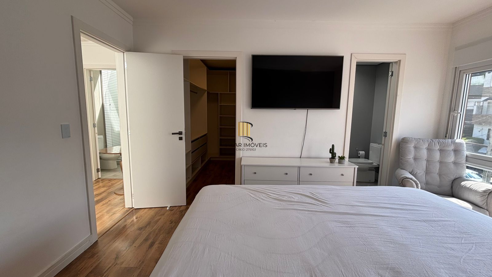 Casa 3 dormitórios no bairro Hípica