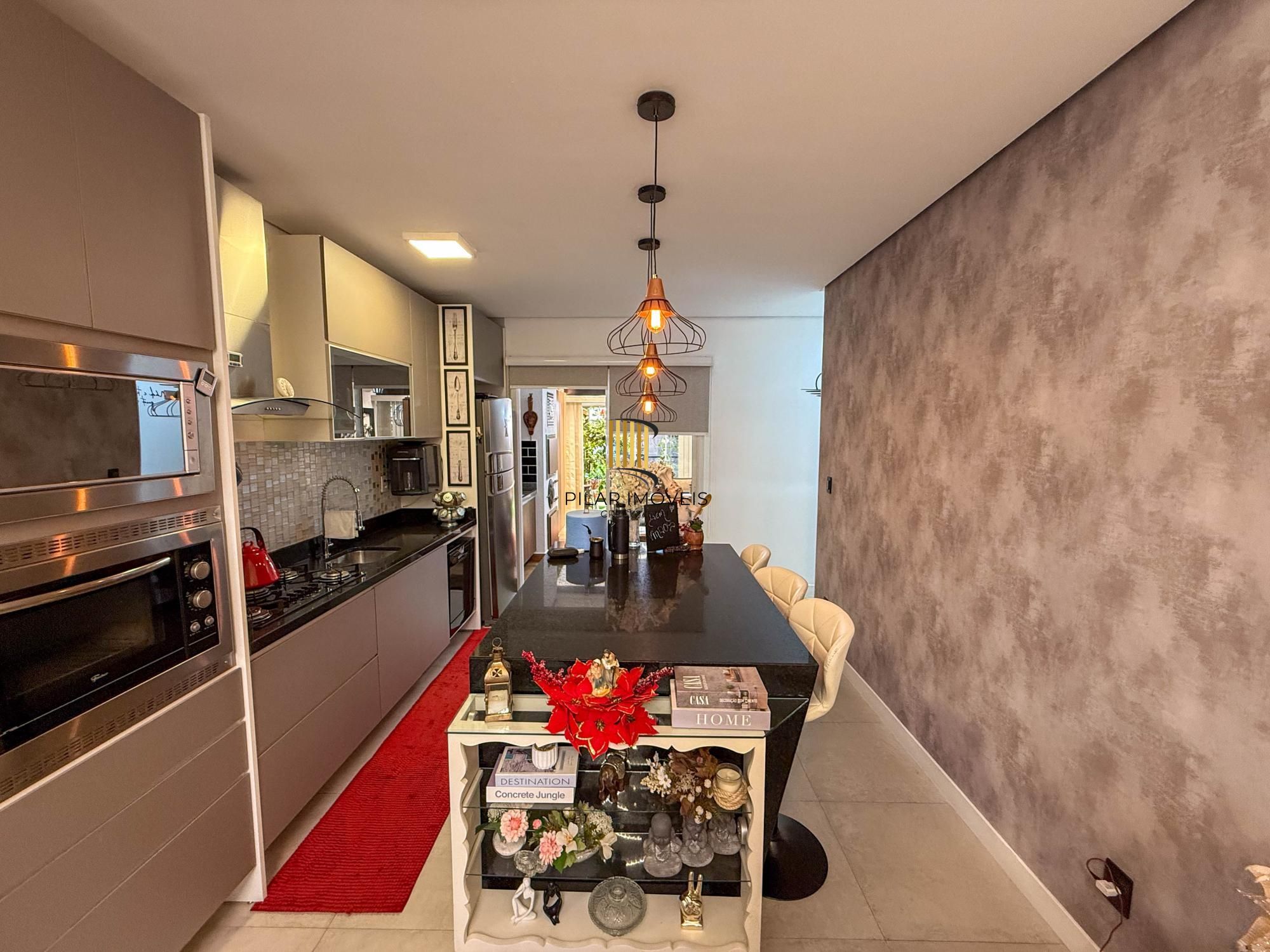 Casa de Condomínio 3 dormitórios no bairro Hípica