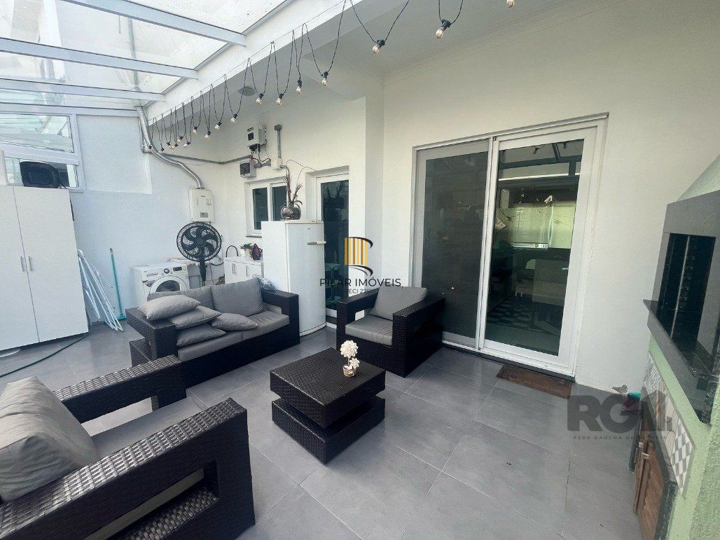 Casa de Condomínio 3 dormitórios no bairro Hípica