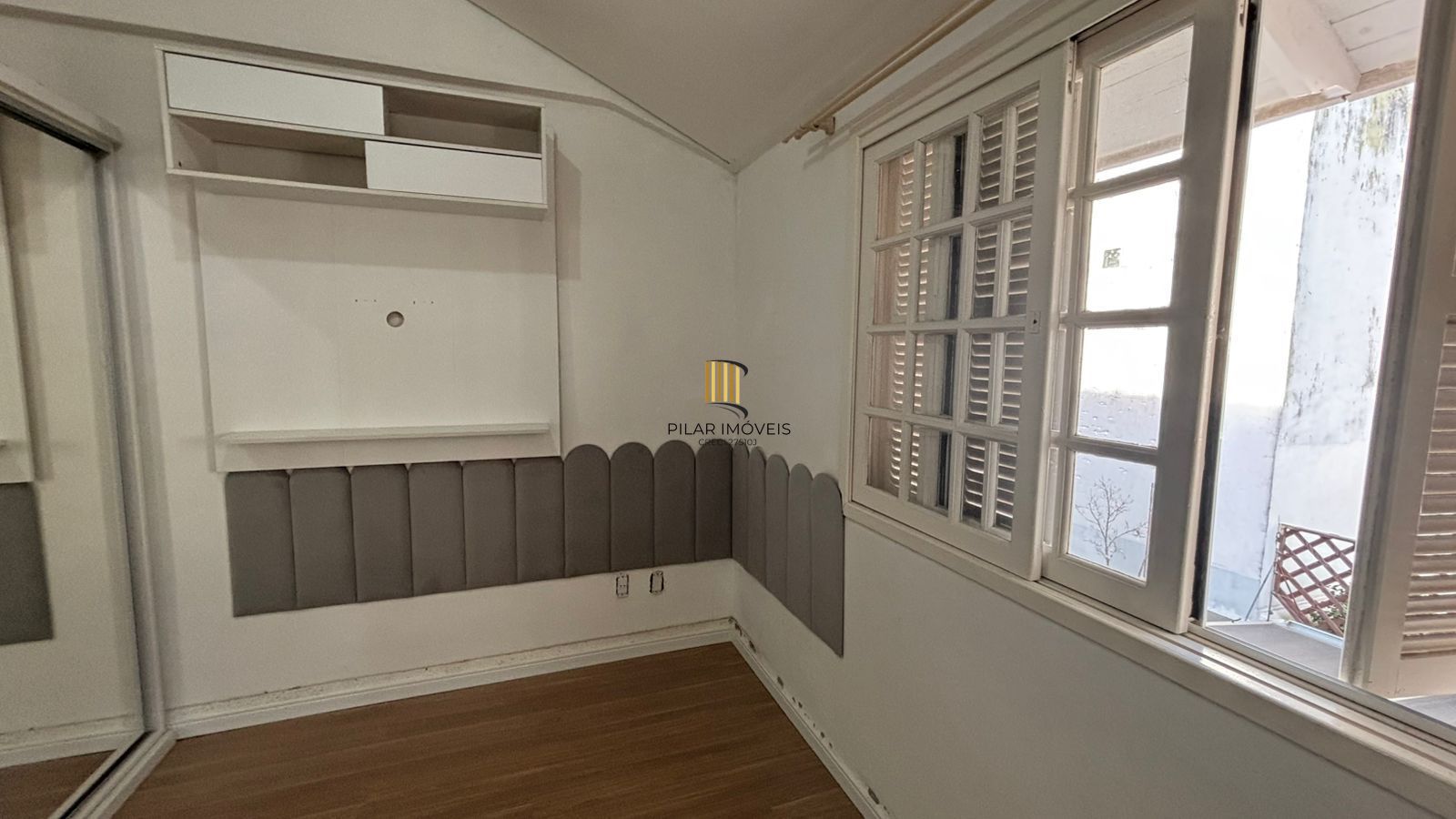 Casa 3 dormitórios no bairro Hípica