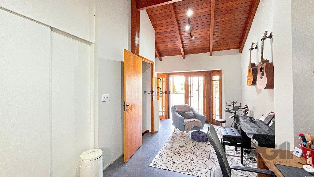 Sobrado para Venda - 218m², 4 dormitórios, sendo 3 suites, 2 vagas - Ipanema