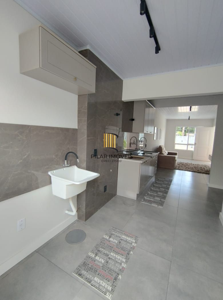 Casa 2 dormitórios no bairro Hípica