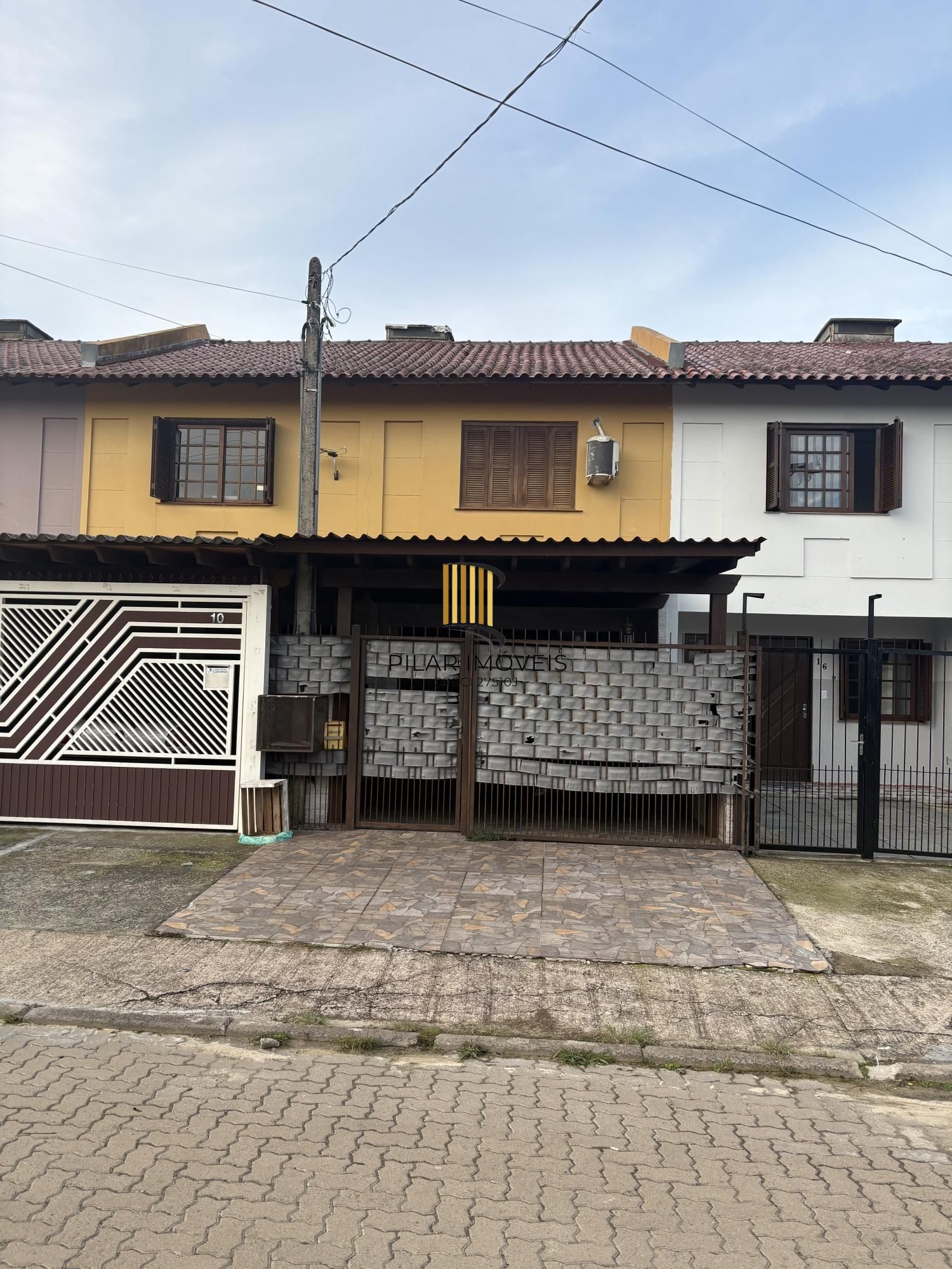 Sobrado 2 dormitórios no bairro Belém Novo