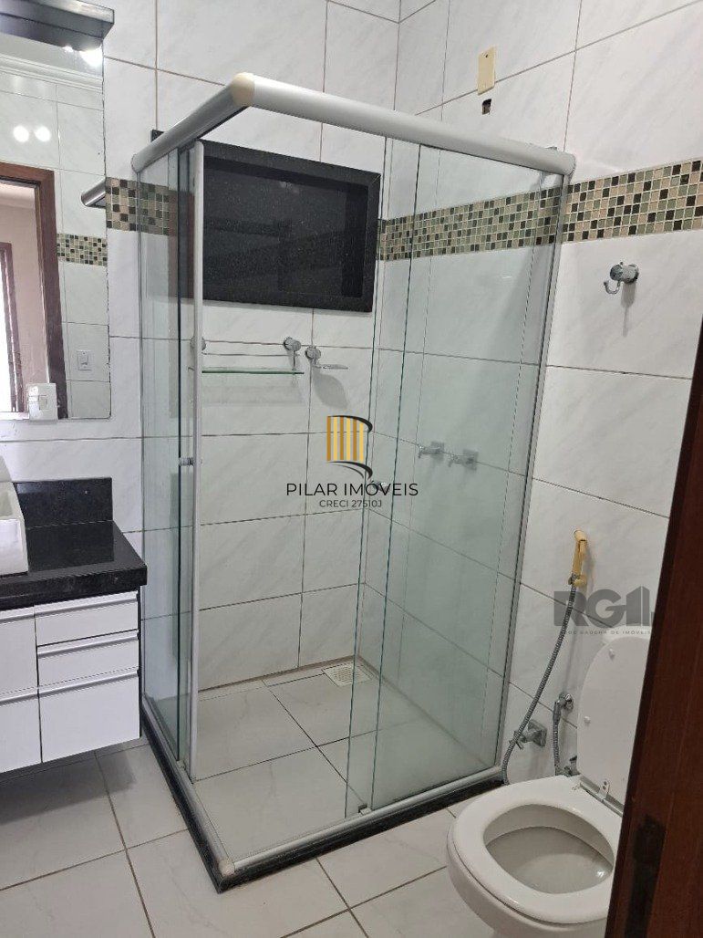 Casa 3 dormitórios no bairro Hípica