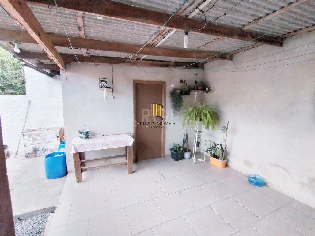 Casa para Venda - 90m², 2 dormitórios, sendo 1 suites, 1 vaga - Restinga