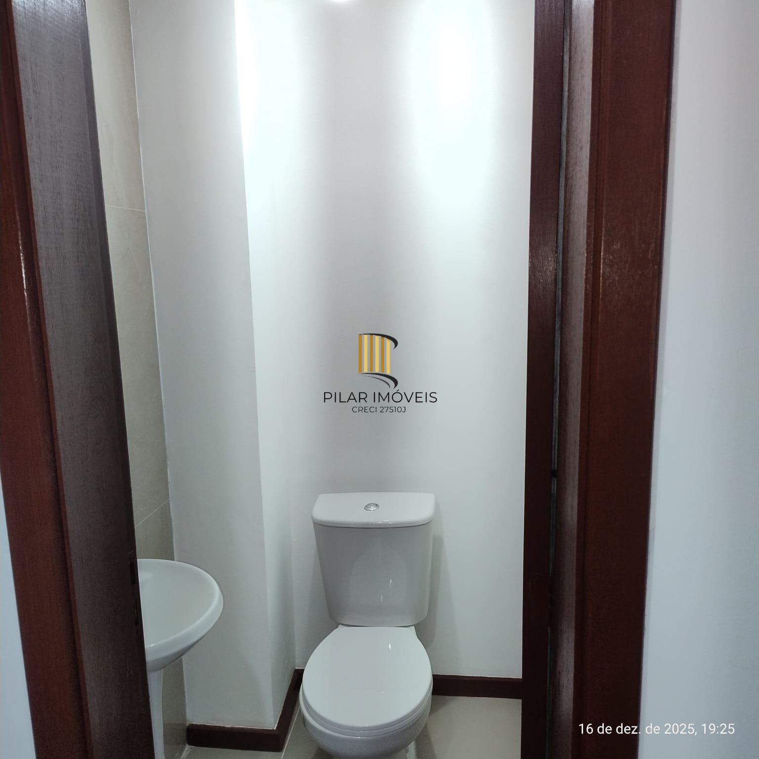 Casa 2 dormitórios no bairro Hípica