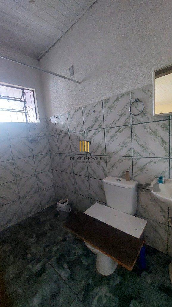 Casa 2 Dormitório(s) Bairro Vila Nova