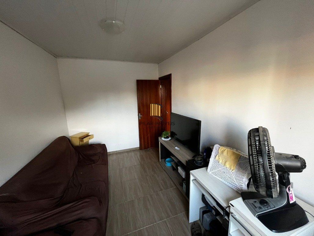 Casa 3 dormitórios no bairro Hípica