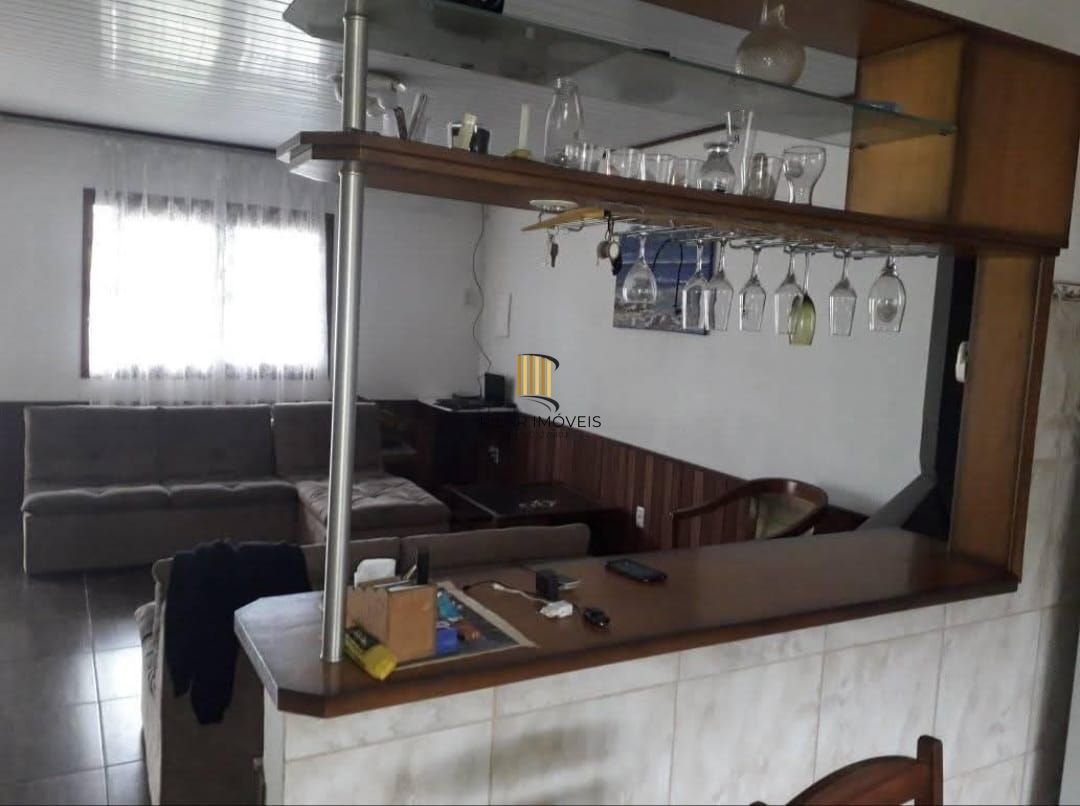 Casa 2 dormitórios no bairro Hípica