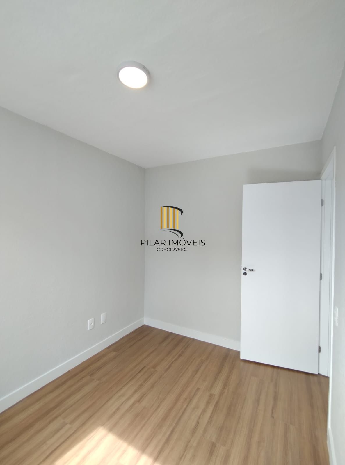 Apartamento 2 dormitórios no bairro Restinga