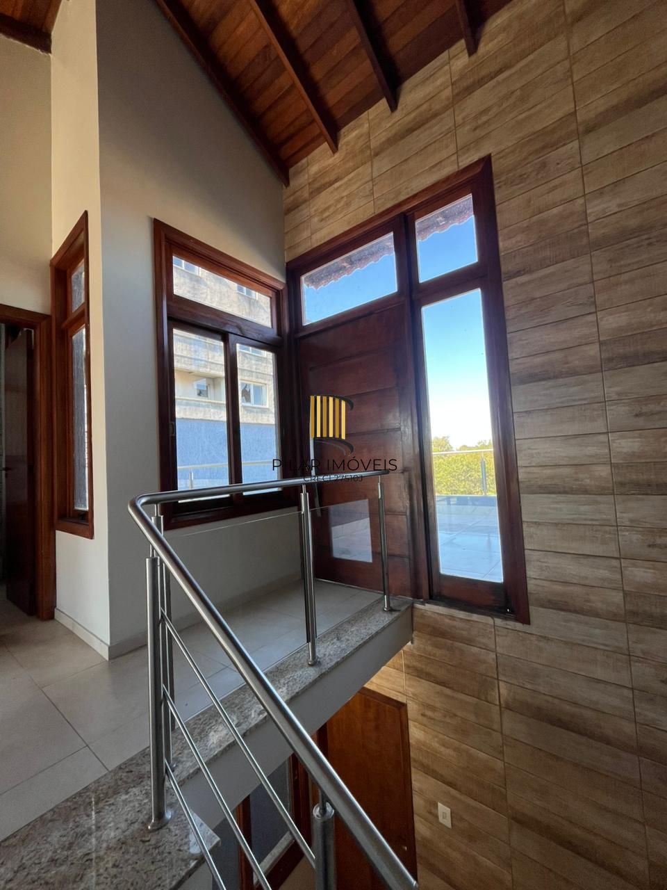 Sobrado triplex com piscina no Loteamento Nova Ipanema