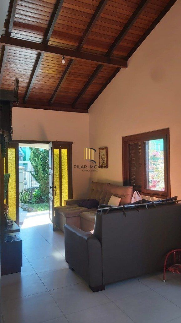 Casa 4 Dormitório(s) Bairro Torres