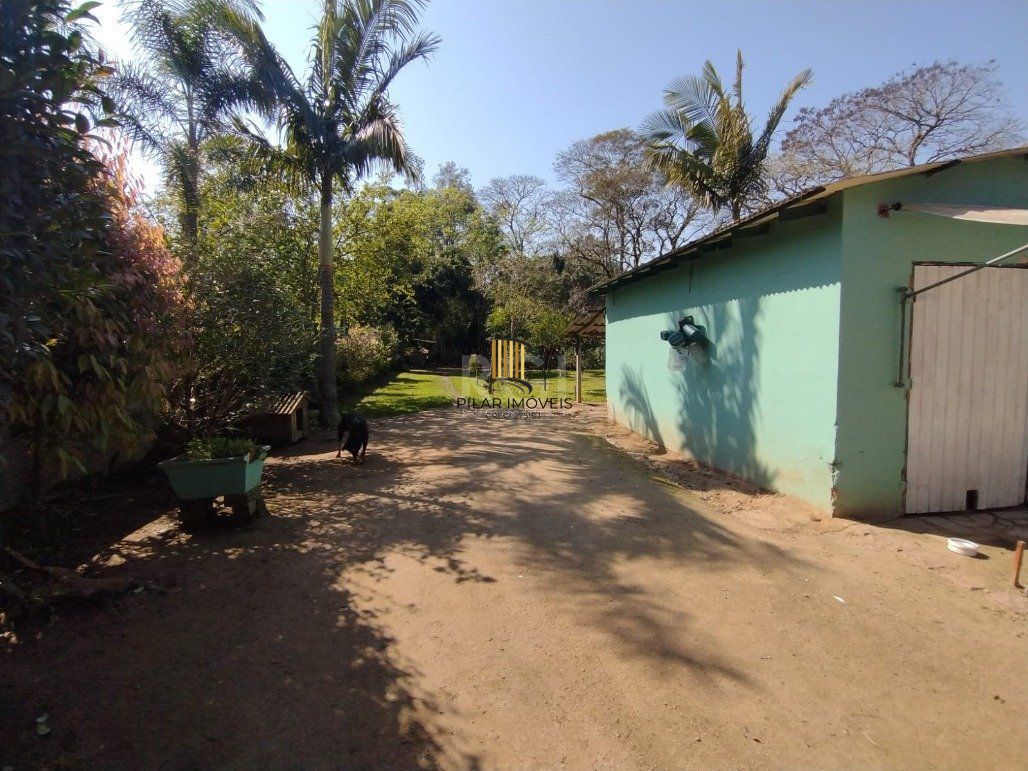 Sítio para Venda - 245m², 4 dormitórios, 10 vagas - Lami
