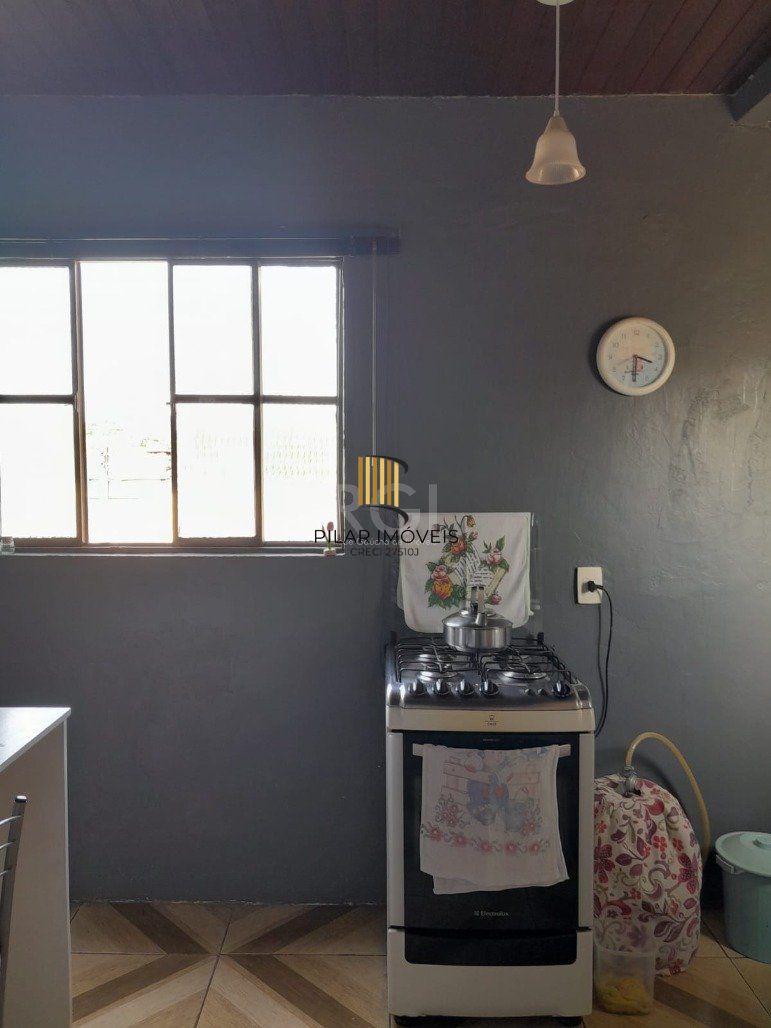 Casa 4 Dormitório(s) Bairro Restinga