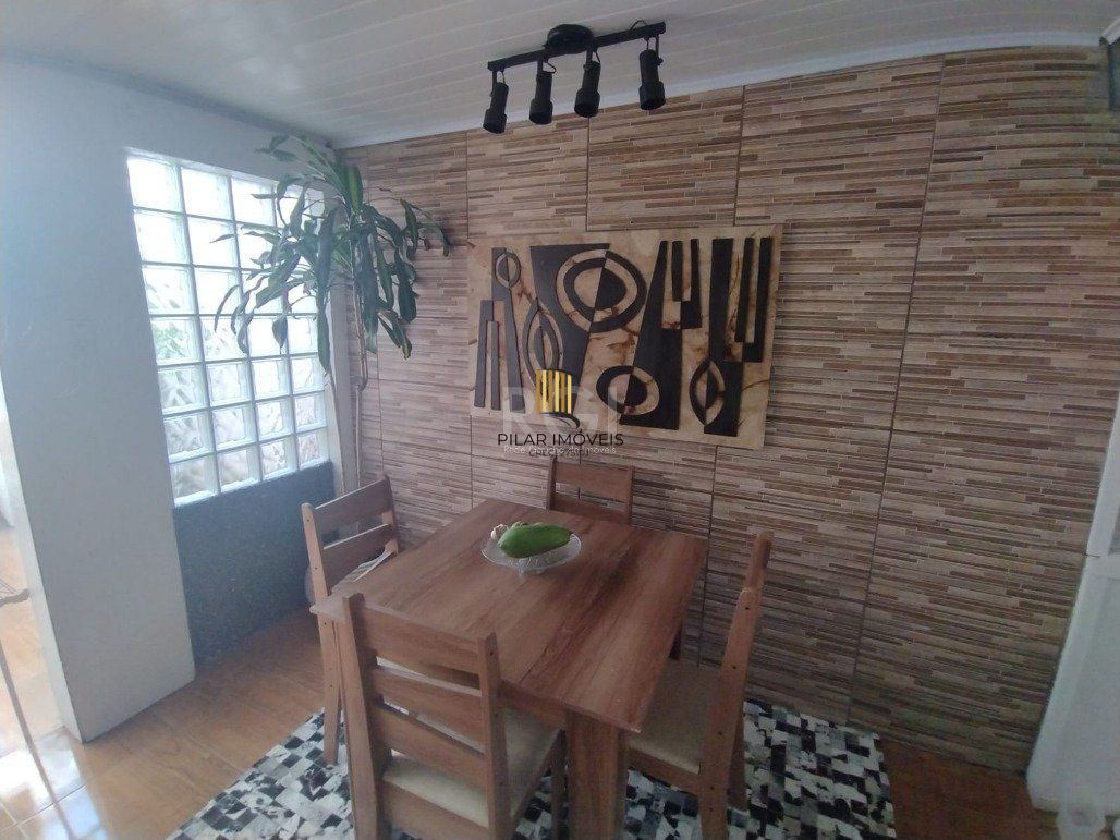 Casa para Venda - 103m², 2 dormitórios, 1 vaga - Hípica