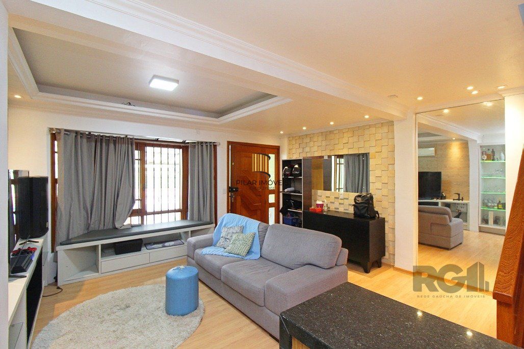 Sobrado para Venda - 218m², 4 dormitórios, sendo 3 suites, 2 vagas - Ipanema