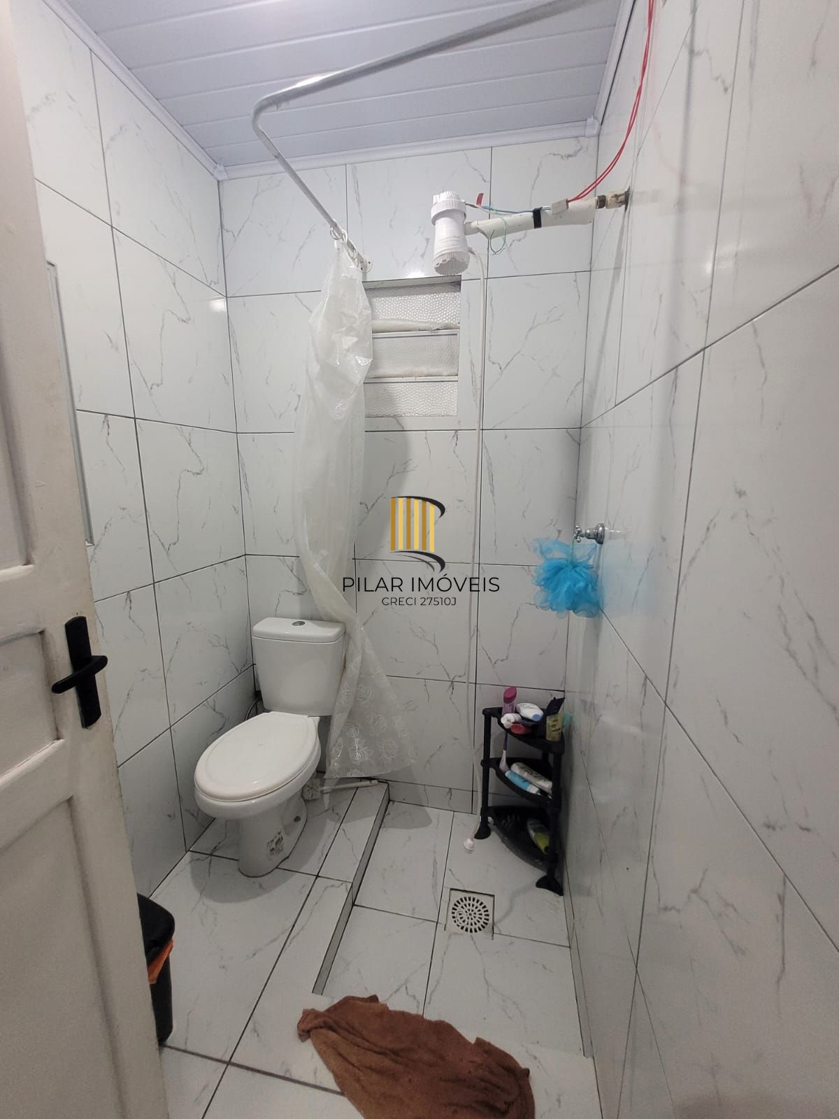 Casa 3 dormitórios no bairro Restinga