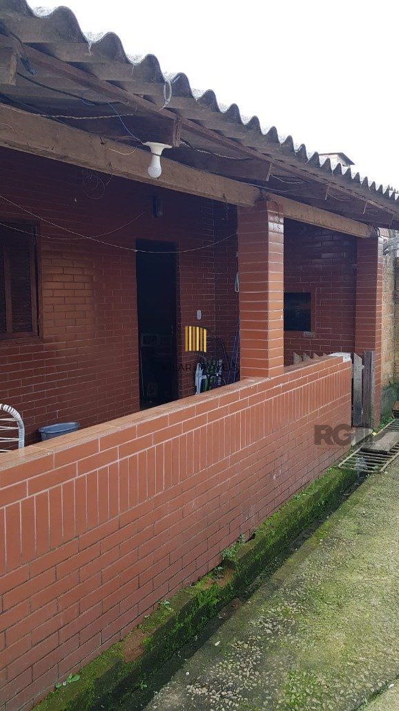 Casa 2 Dormitório(s) Bairro Restinga