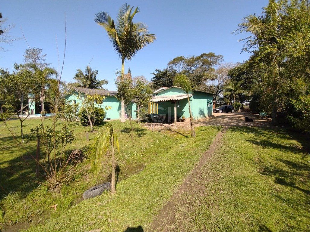 Sítio para Venda - 245m², 4 dormitórios, 10 vagas - Lami