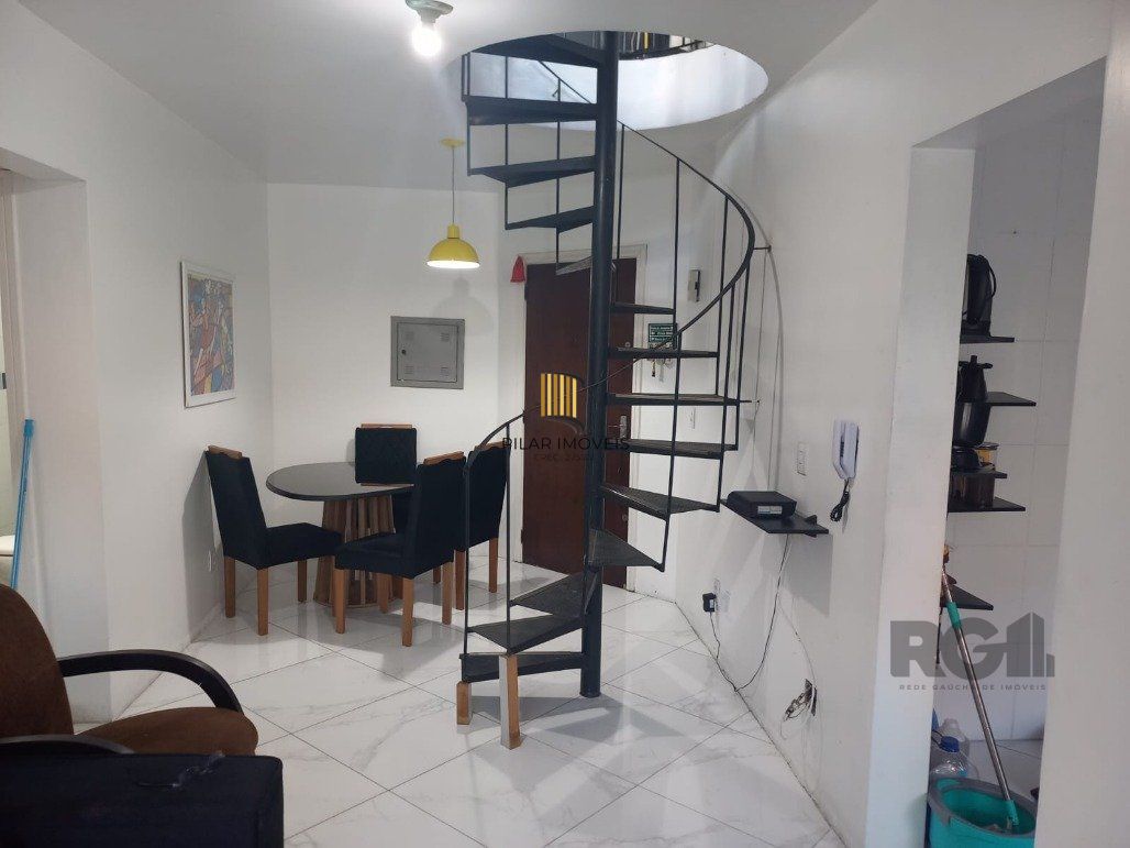 Cobertura 2 Dormitório(s) Bairro Cavalhada