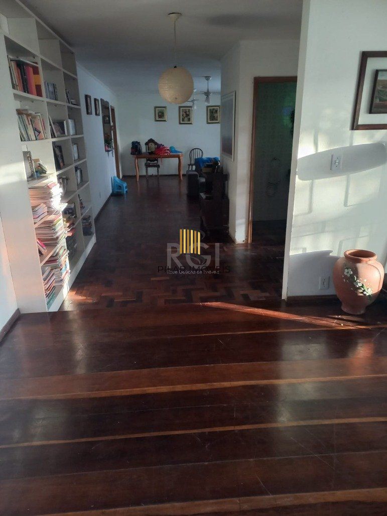 Casa para Venda - 256.44m², 4 dormitórios, sendo 1 suites, 4 vagas - Cavalhada