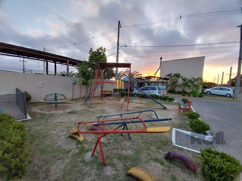Casa de Condomínio 2 dormitórios no bairro Restinga