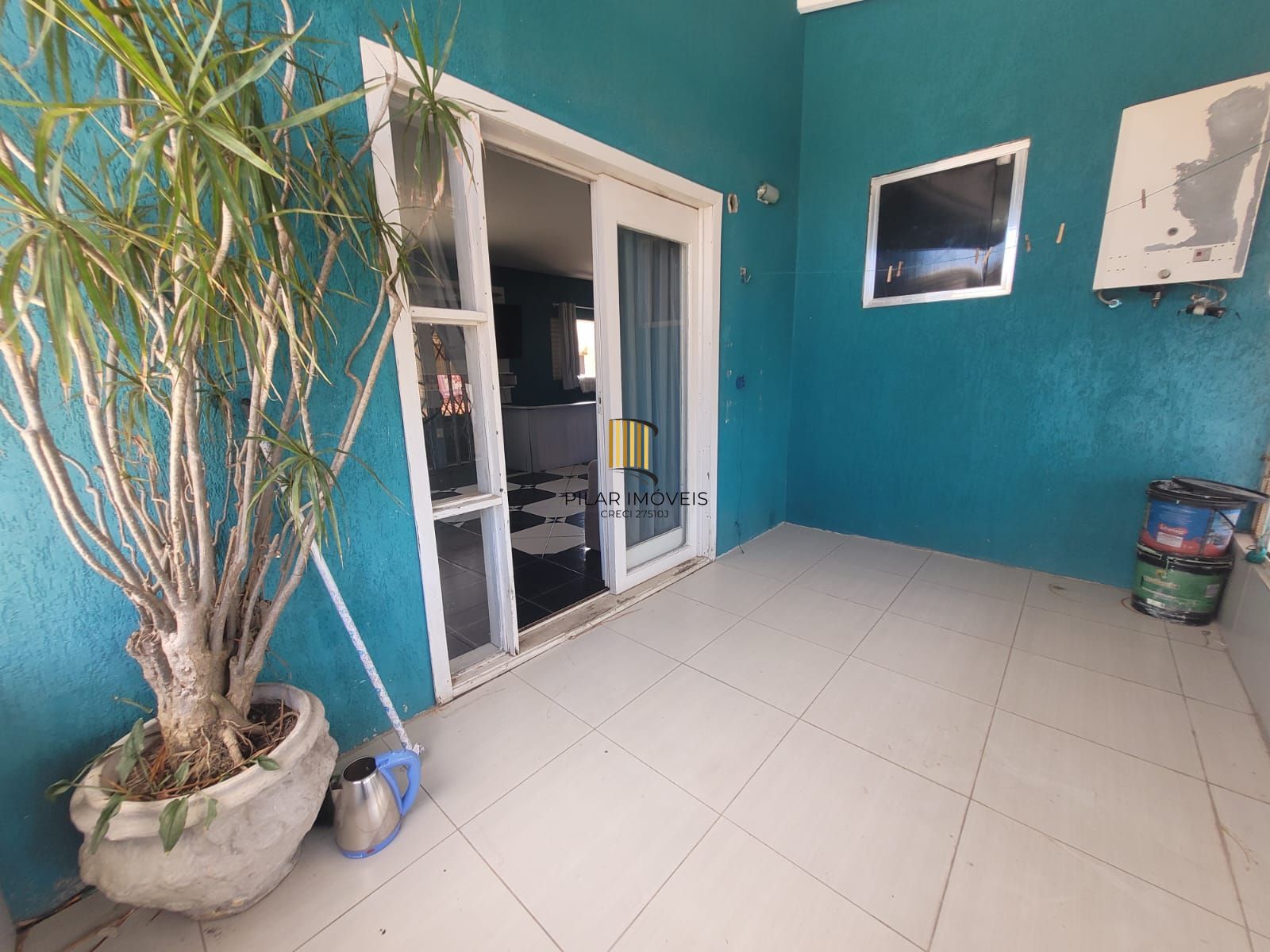 Casa 3 dormitórios no bairro Restinga