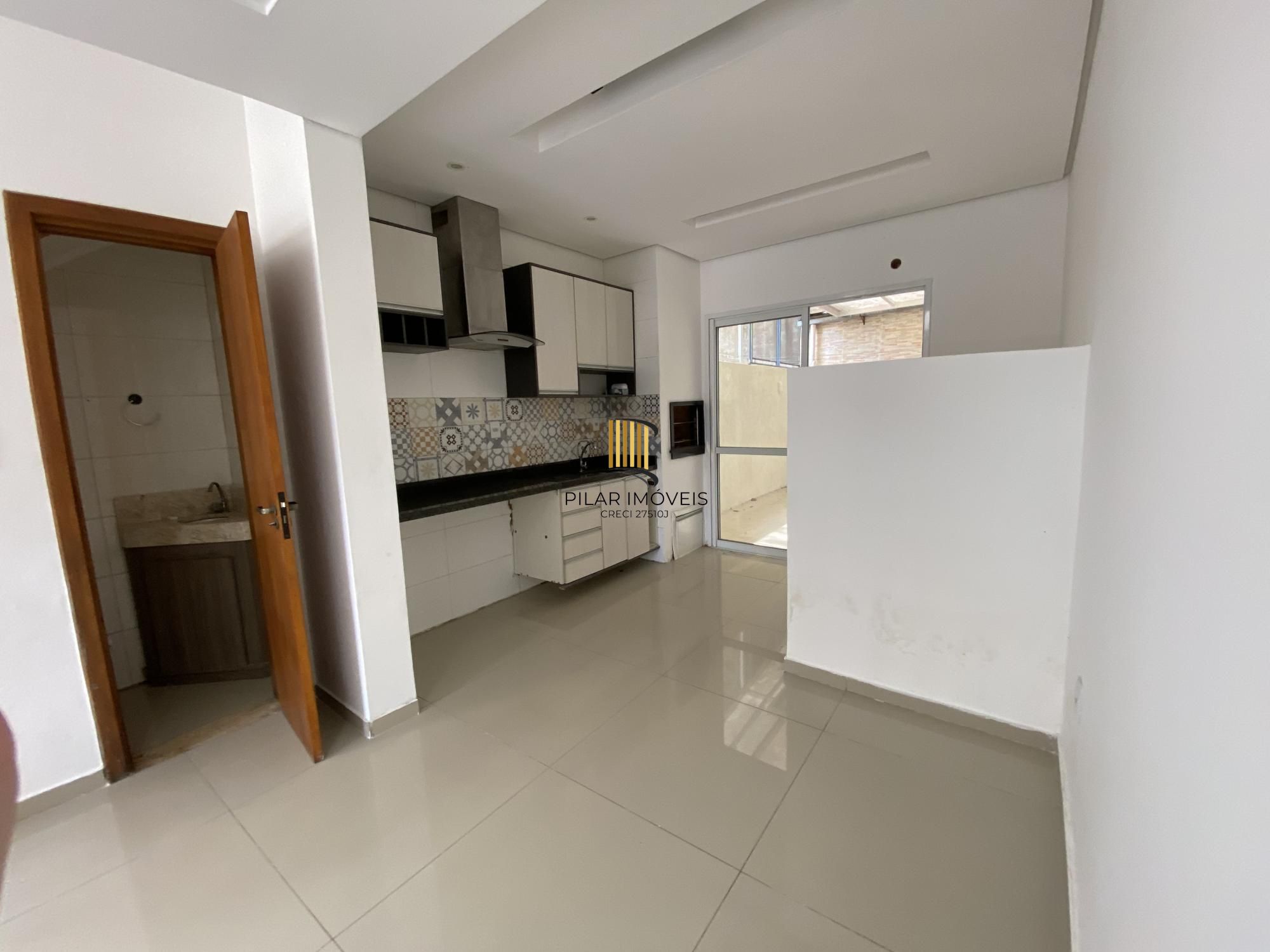 Sobrado com 2 Suítes, Sacada e Pátio com Teto Retrátil