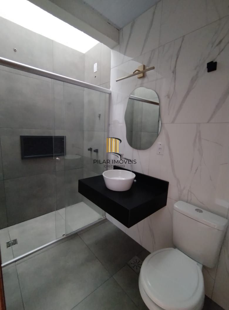 Casa 2 dormitórios no bairro Hípica