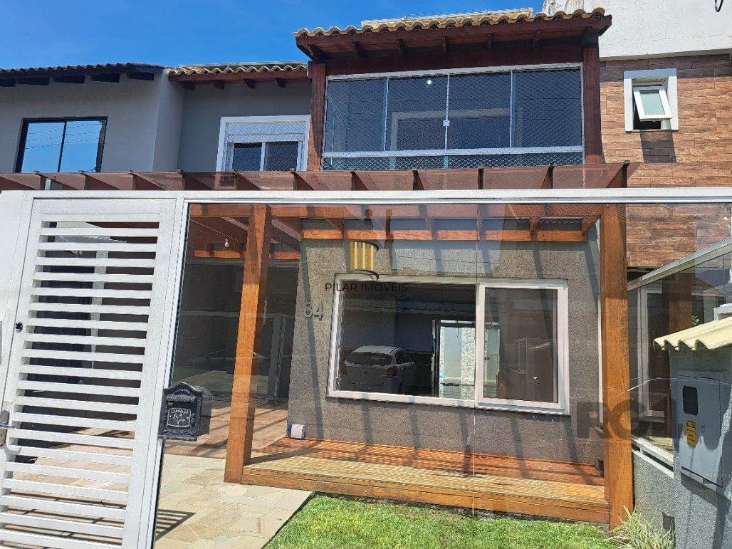 Casa 3 dormitórios no bairro Hípica