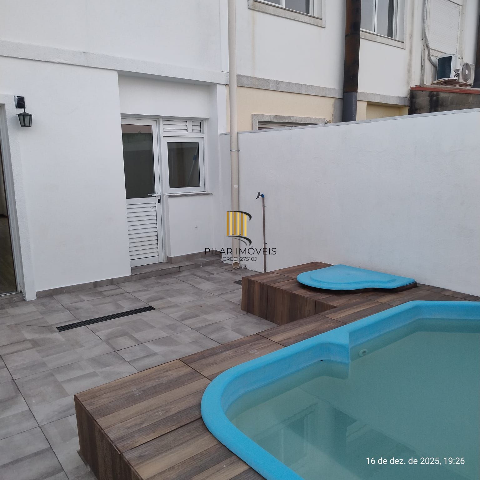 Casa 2 dormitórios no bairro Hípica