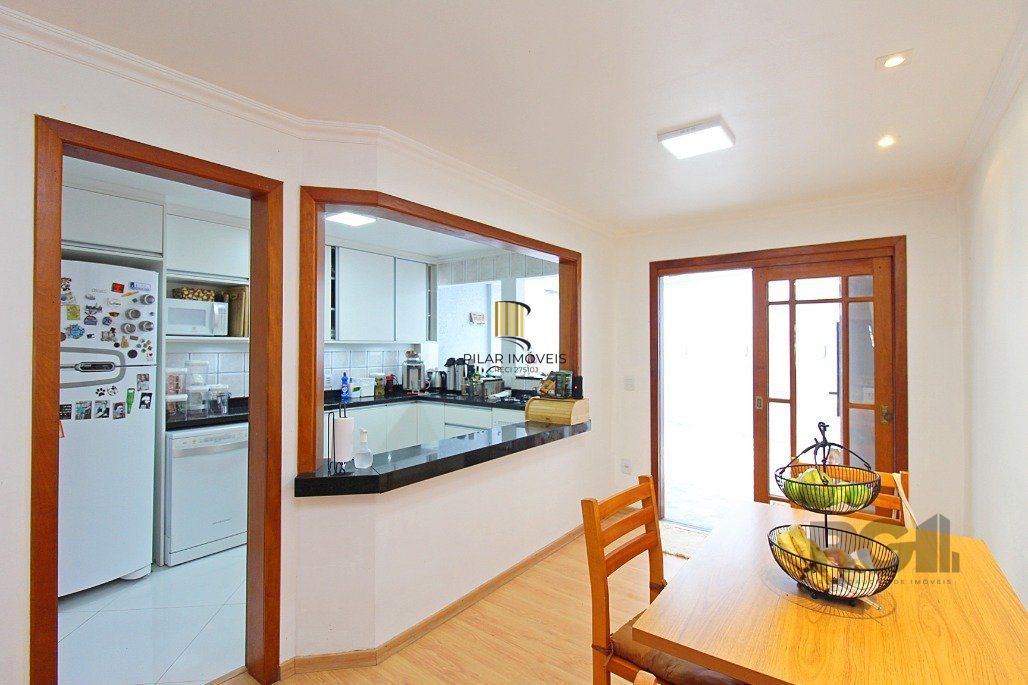 Sobrado para Venda - 218m², 4 dormitórios, sendo 3 suites, 2 vagas - Ipanema