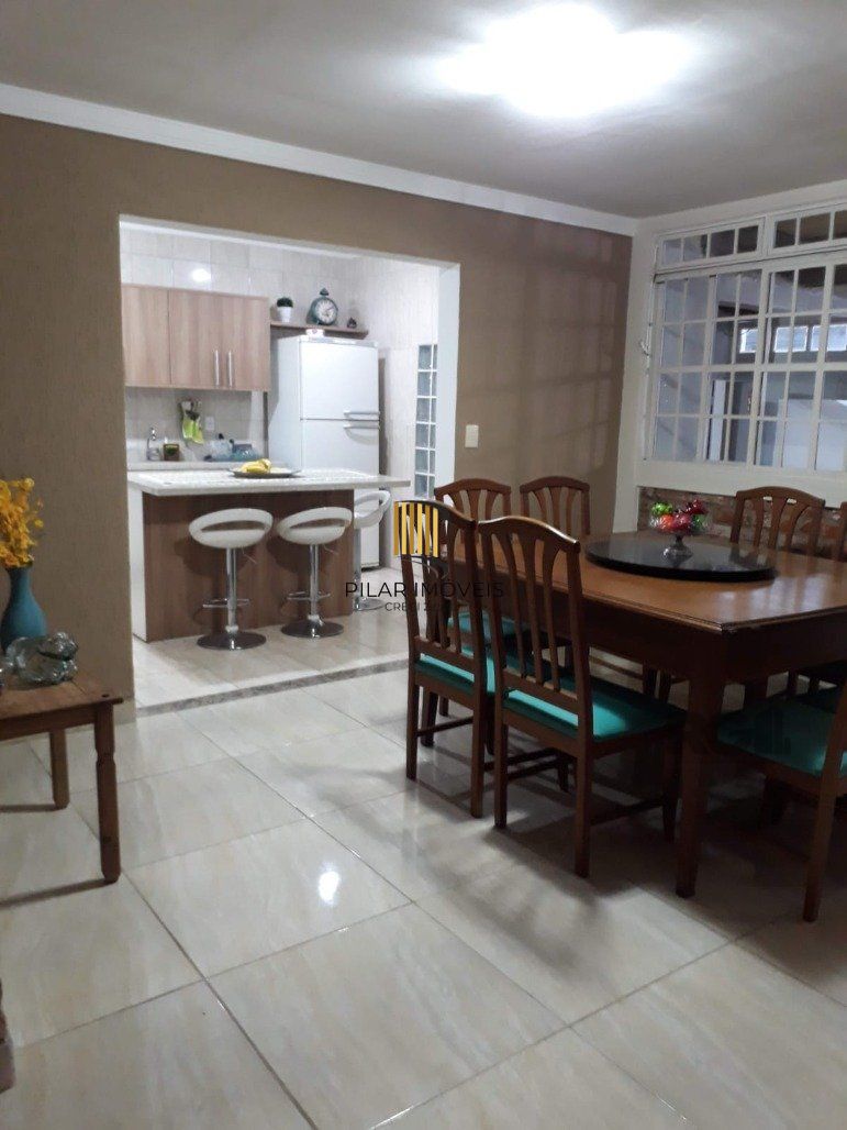 Casa 4 dormitórios no bairro Ipanema