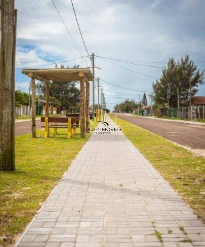 Casa para Venda - 150m², 2 dormitórios, Balneario Magisterio