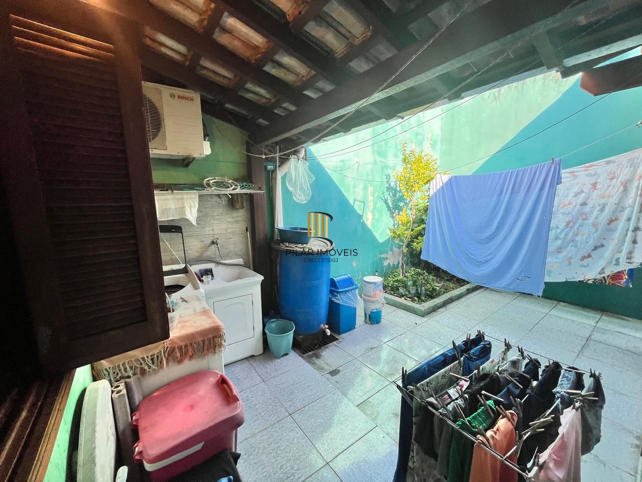 Casa 2 dormitórios no bairro Hípica