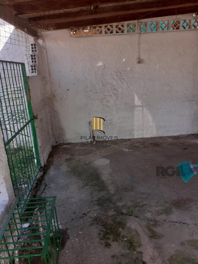 Casa 3 dormitórios no bairro Restinga