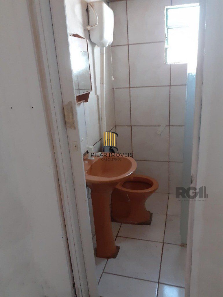 Casa 3 dormitórios no bairro Restinga