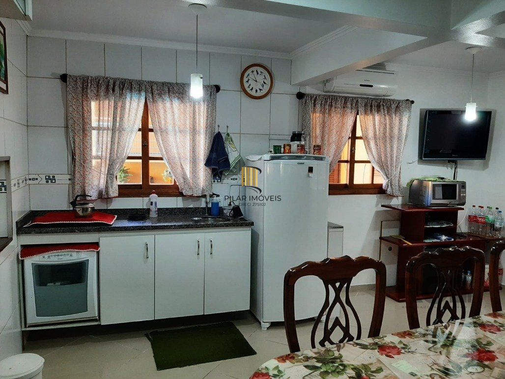 Casa 5 Dormitório(s) Bairro Campo Novo