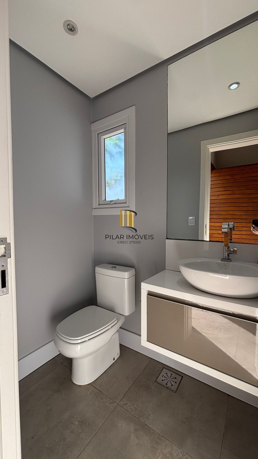 Casa 3 dormitórios no bairro Hípica