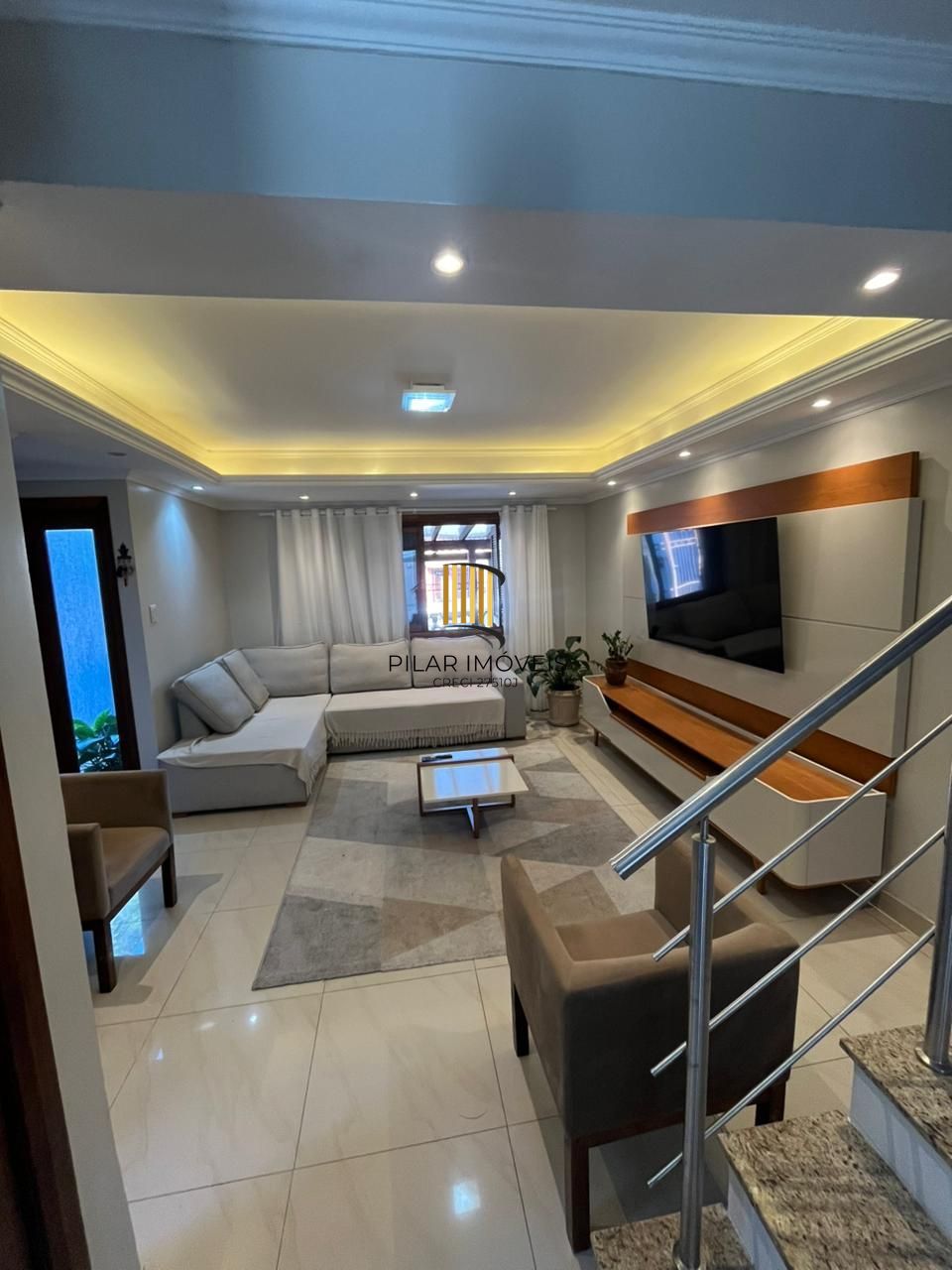 Sobrado triplex com piscina no Loteamento Nova Ipanema