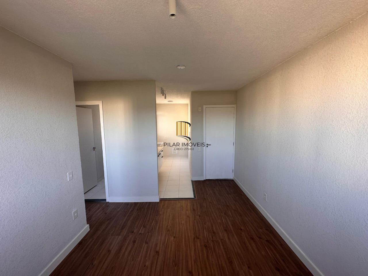 Lindo Apartamento Semi-Mobiliado.